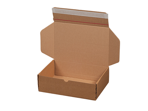 Compacte bruine postdoos 140x101x43 met zelfklevende sluiting klaar voor verzending.
