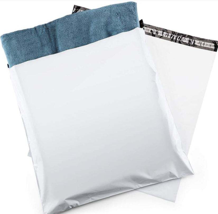 Grote COEX LDPE verzendzakken 360x500mm, stevig en geschikt voor kleding en accessoires, van G&F Verpakkingen.