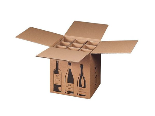 Verzenddoos voor 9 flessen van stevig karton met vakverdeling, ideaal voor veilige verzending van wijnflessen of andere glazen flessen.